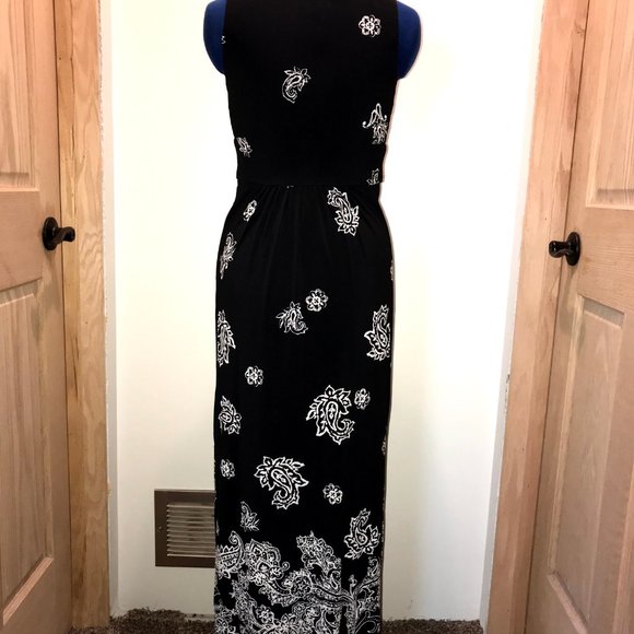 Floral Maxi Dress - Picture 2 of 5